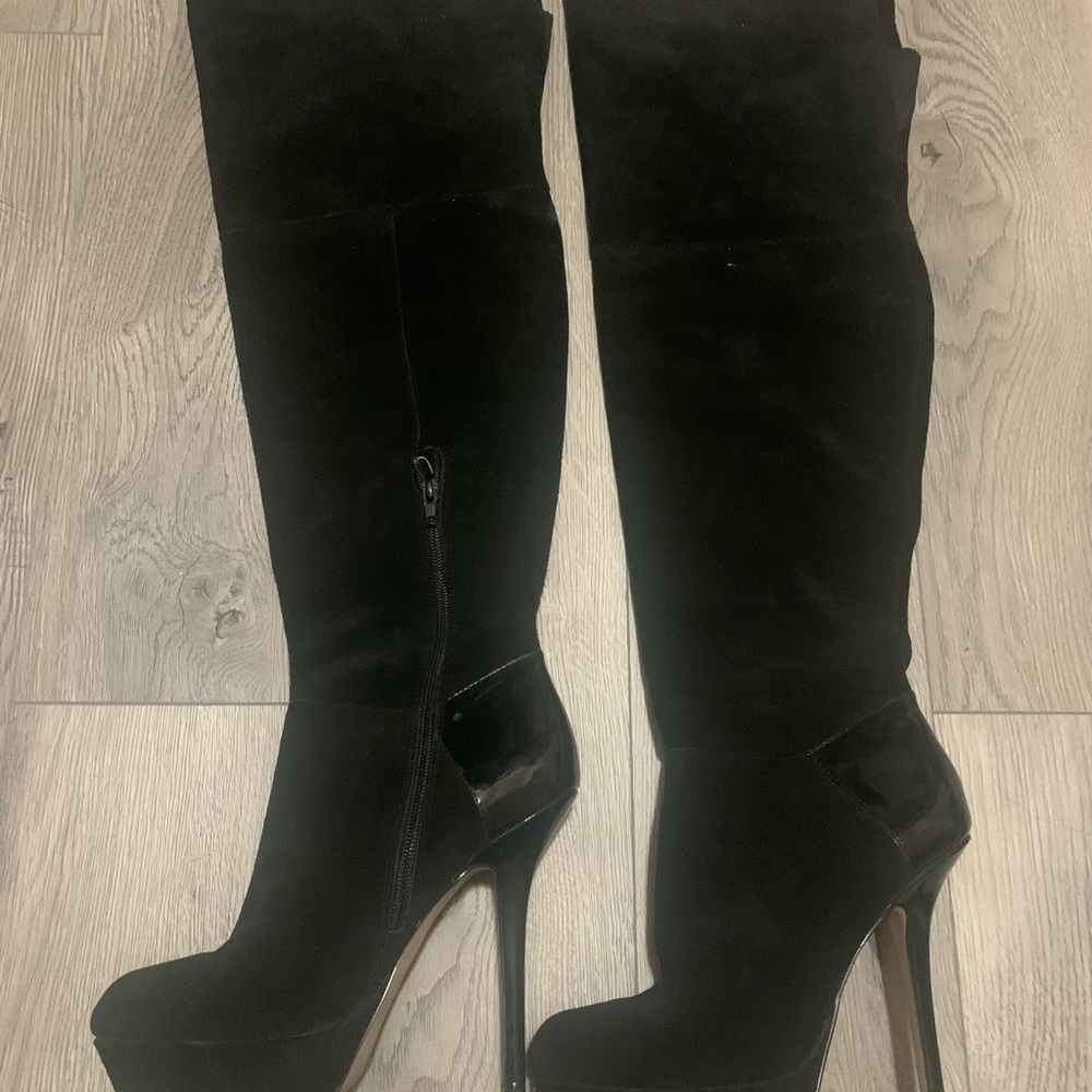 Steve Madden Black Suede Fabolus Boots